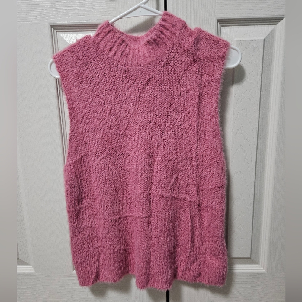 Old Navy Sleeveless Soft and Furry Sweater